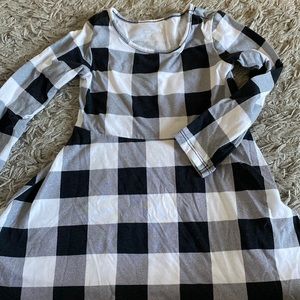 2T Black & White dress excellent condition